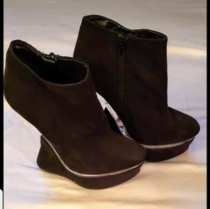 Quipid hills angled wedge